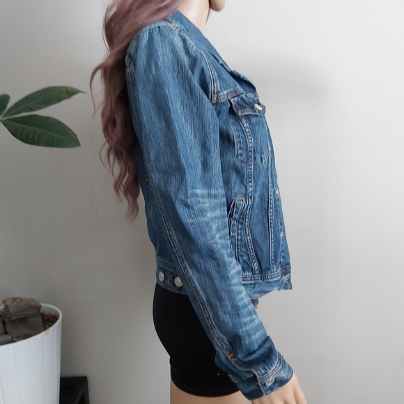 Aritzia Talula blue denim crop jean jacket - Picture 5 of 14
